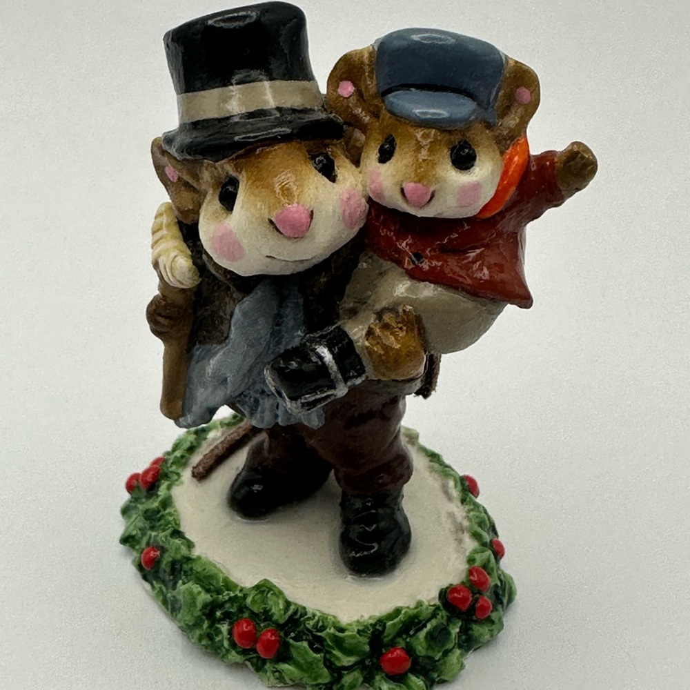 Wee Forest Folk Bob Cratchit and Tiny Tim CC-2 Annette Petersen 1987